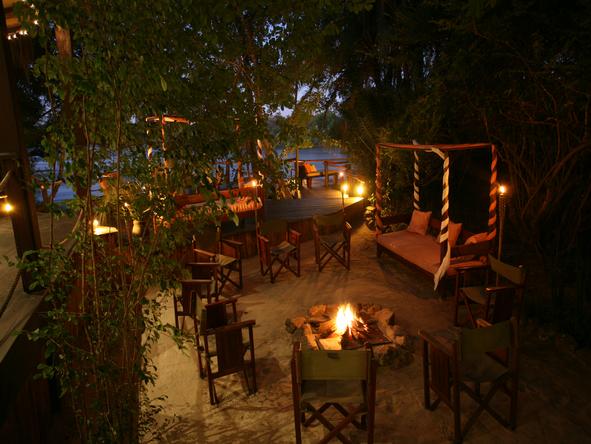 Ntwala Island Lodge - campfire